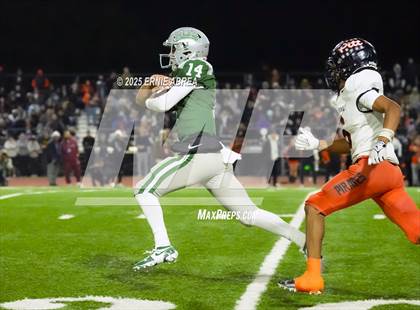 Thumbnail 3 in De La Salle vs. Pittsburg (CIF NCS Open Final) photogallery.