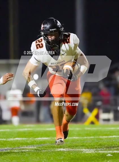 Thumbnail 2 in De La Salle vs. Pittsburg (CIF NCS Open Final) photogallery.