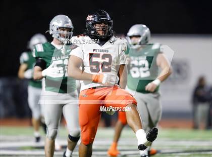 Thumbnail 3 in De La Salle vs. Pittsburg (CIF NCS Open Final) photogallery.