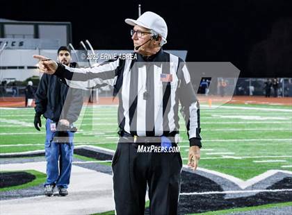 Thumbnail 2 in De La Salle vs. Pittsburg (CIF NCS Open Final) photogallery.