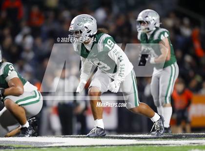 Thumbnail 3 in De La Salle vs. Pittsburg (CIF NCS Open Final) photogallery.