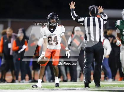Thumbnail 2 in De La Salle vs. Pittsburg (CIF NCS Open Final) photogallery.
