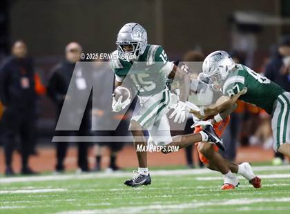 Thumbnail 1 in De La Salle vs. Pittsburg (CIF NCS Open Final) photogallery.