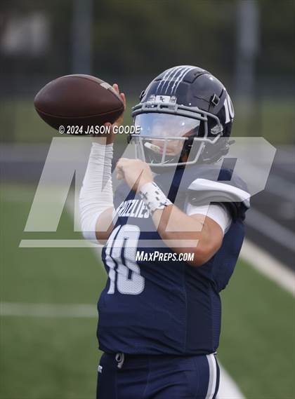 Thumbnail 3 in Battle Creek vs Richland photogallery.
