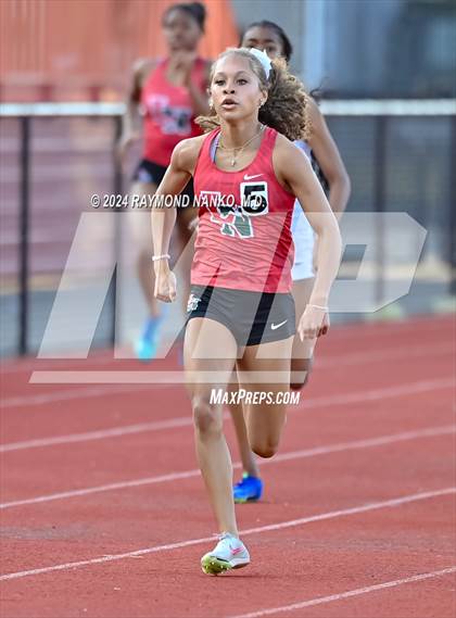 Thumbnail 1 in IHSAA Pike Regional (400 Meter)  photogallery.
