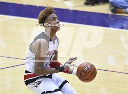 Thumbnail 1 in Warren Central vs. New Albany (IHSAA 4A Semifinal) photogallery.