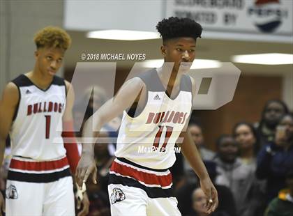 Thumbnail 3 in Warren Central vs. New Albany (IHSAA 4A Semifinal) photogallery.