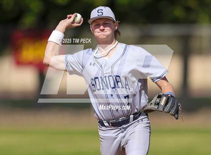 Thumbnail 3 in Sonora @ Esperanza photogallery.