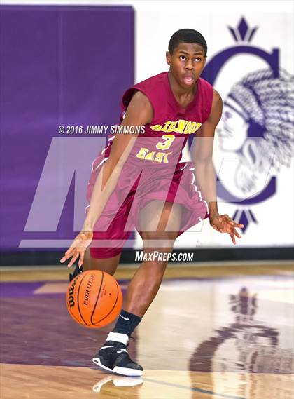 Thumbnail 1 in Althoff Catholic vs. Hazelwood East (Prairie Farms Holiday Basketball Classic) photogallery.