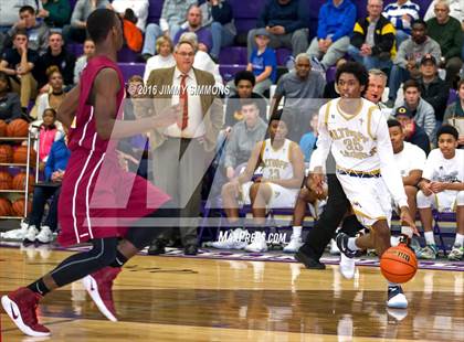 Thumbnail 1 in Althoff Catholic vs. Hazelwood East (Prairie Farms Holiday Basketball Classic) photogallery.