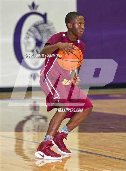 Thumbnail 1 in Althoff Catholic vs. Hazelwood East (Prairie Farms Holiday Basketball Classic) photogallery.