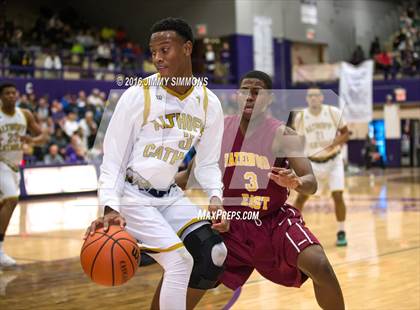 Thumbnail 1 in Althoff Catholic vs. Hazelwood East (Prairie Farms Holiday Basketball Classic) photogallery.