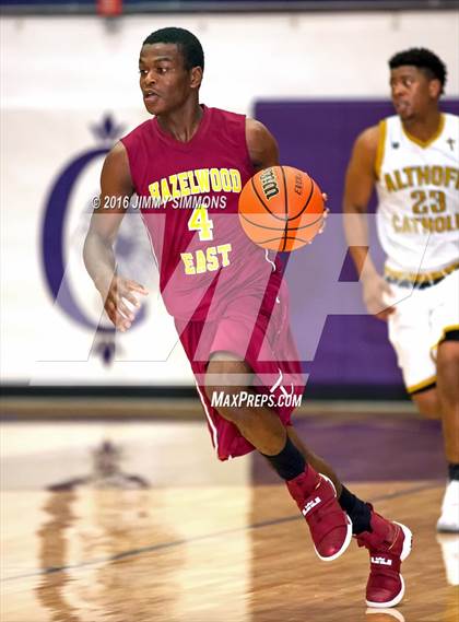Thumbnail 3 in Althoff Catholic vs. Hazelwood East (Prairie Farms Holiday Basketball Classic) photogallery.