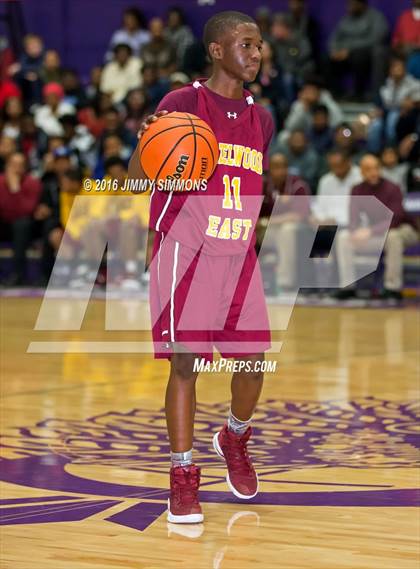 Thumbnail 3 in Althoff Catholic vs. Hazelwood East (Prairie Farms Holiday Basketball Classic) photogallery.