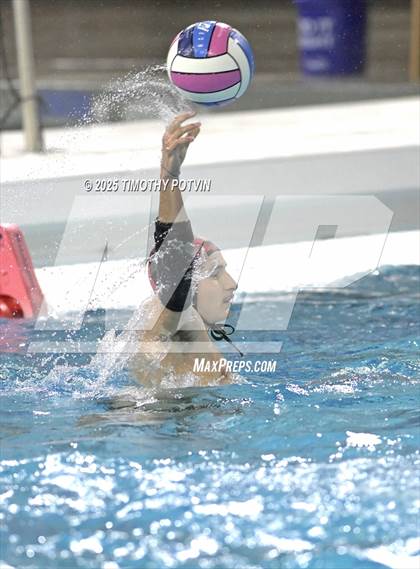 Thumbnail 3 in Bonita vs Temecula Valley photogallery.