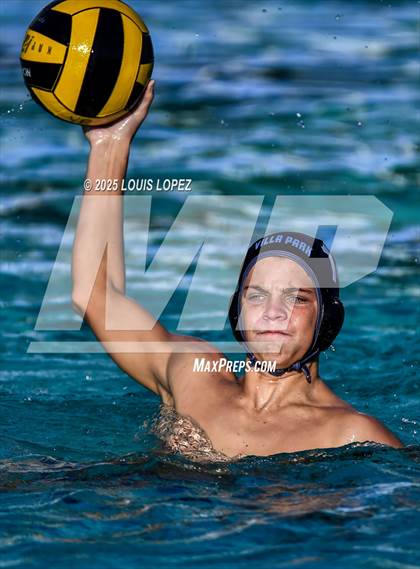 Thumbnail 1 in Esperanza @ Villa Park photogallery.