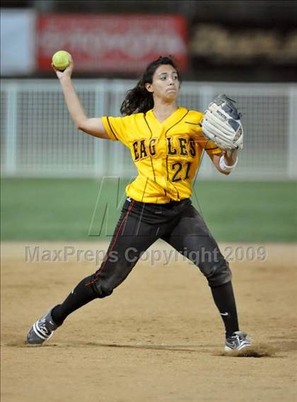 Thumbnail 3 in Etiwanda vs. Vista Murrieta (CIF SS D2 Final) photogallery.