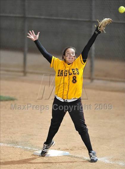 Thumbnail 1 in Etiwanda vs. Vista Murrieta (CIF SS D2 Final) photogallery.