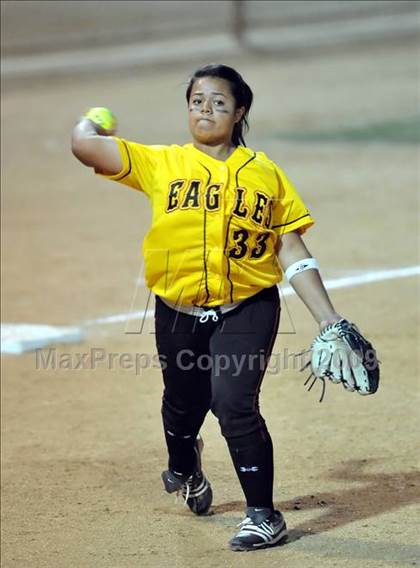Thumbnail 1 in Etiwanda vs. Vista Murrieta (CIF SS D2 Final) photogallery.