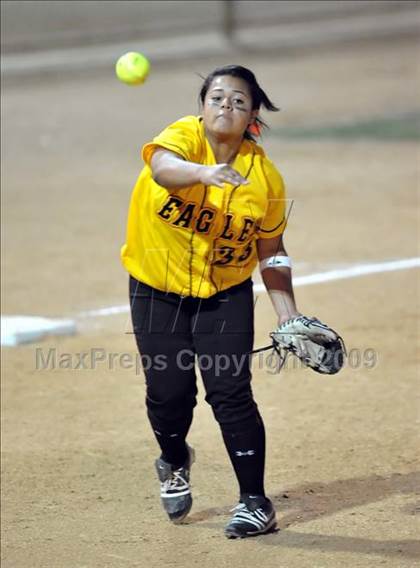 Thumbnail 2 in Etiwanda vs. Vista Murrieta (CIF SS D2 Final) photogallery.