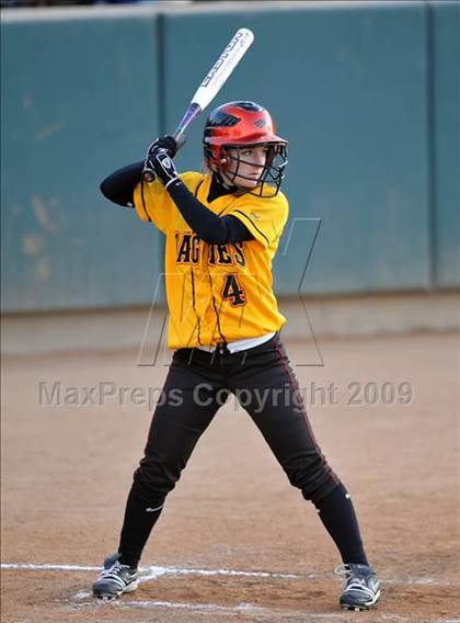 Thumbnail 3 in Etiwanda vs. Vista Murrieta (CIF SS D2 Final) photogallery.