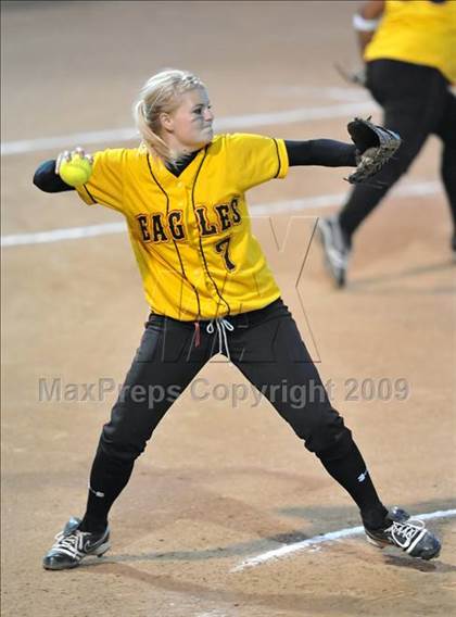 Thumbnail 3 in Etiwanda vs. Vista Murrieta (CIF SS D2 Final) photogallery.