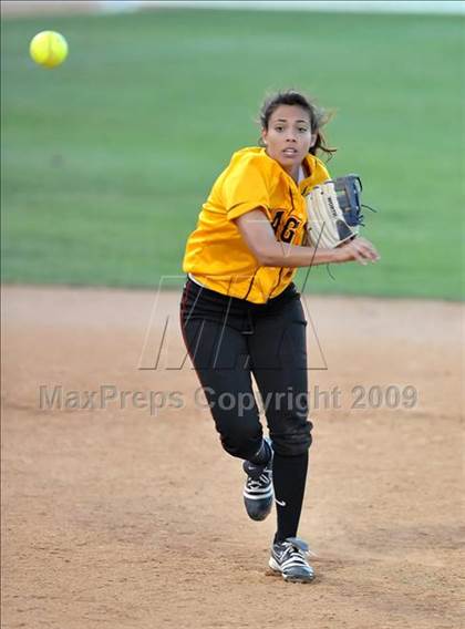 Thumbnail 2 in Etiwanda vs. Vista Murrieta (CIF SS D2 Final) photogallery.