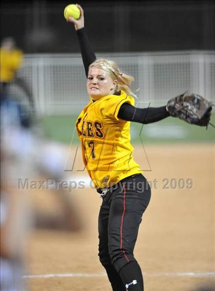 Thumbnail 1 in Etiwanda vs. Vista Murrieta (CIF SS D2 Final) photogallery.