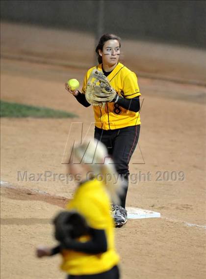Thumbnail 2 in Etiwanda vs. Vista Murrieta (CIF SS D2 Final) photogallery.
