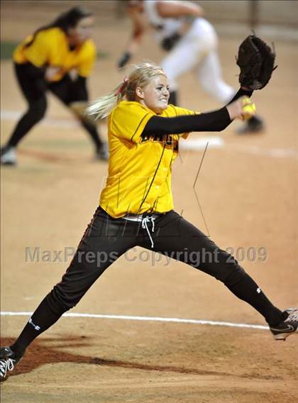 Thumbnail 2 in Etiwanda vs. Vista Murrieta (CIF SS D2 Final) photogallery.