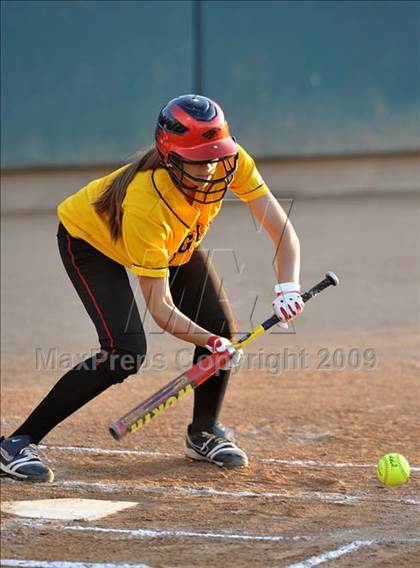 Thumbnail 3 in Etiwanda vs. Vista Murrieta (CIF SS D2 Final) photogallery.