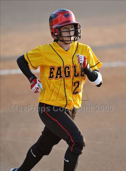Thumbnail 2 in Etiwanda vs. Vista Murrieta (CIF SS D2 Final) photogallery.