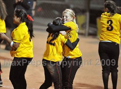 Thumbnail 3 in Etiwanda vs. Vista Murrieta (CIF SS D2 Final) photogallery.