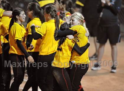 Thumbnail 2 in Etiwanda vs. Vista Murrieta (CIF SS D2 Final) photogallery.