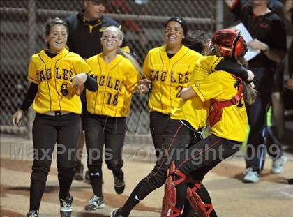 Thumbnail 2 in Etiwanda vs. Vista Murrieta (CIF SS D2 Final) photogallery.
