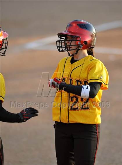 Thumbnail 3 in Etiwanda vs. Vista Murrieta (CIF SS D2 Final) photogallery.