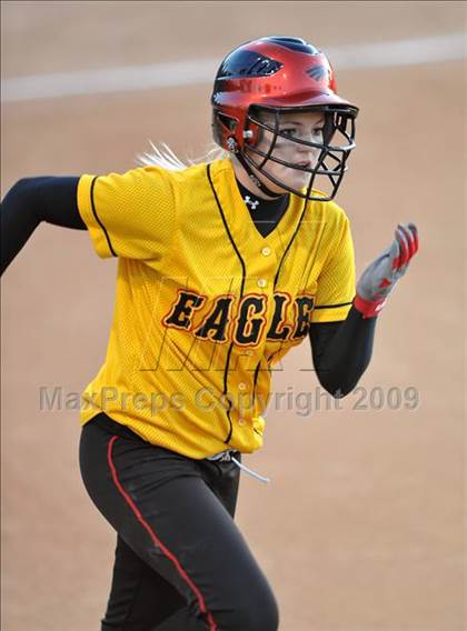 Thumbnail 2 in Etiwanda vs. Vista Murrieta (CIF SS D2 Final) photogallery.
