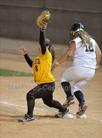 Thumbnail 3 in Etiwanda vs. Vista Murrieta (CIF SS D2 Final) photogallery.