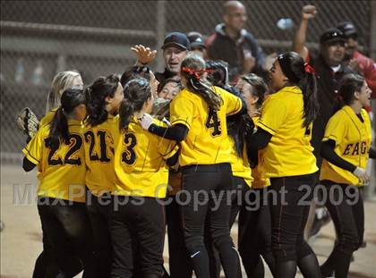 Thumbnail 3 in Etiwanda vs. Vista Murrieta (CIF SS D2 Final) photogallery.