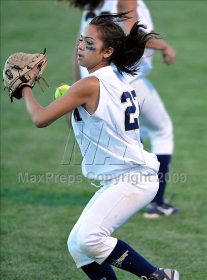 Thumbnail 3 in Etiwanda vs. Vista Murrieta (CIF SS D2 Final) photogallery.
