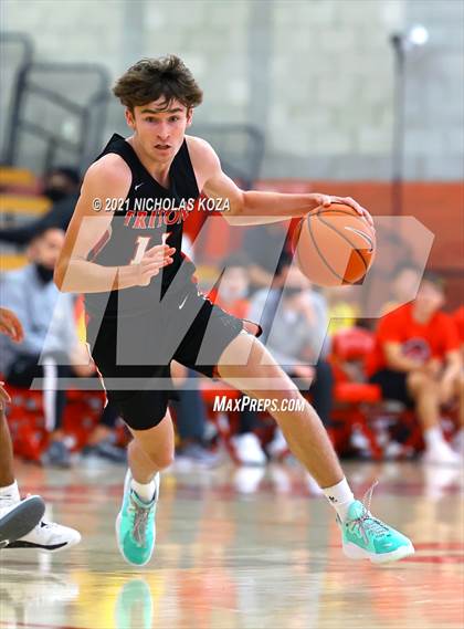 Thumbnail 3 in Damien vs. San Clemente (Mater Dei Extravaganza) photogallery.