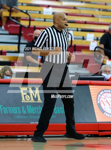 Thumbnail 2 in Damien vs. San Clemente (Mater Dei Extravaganza) photogallery.