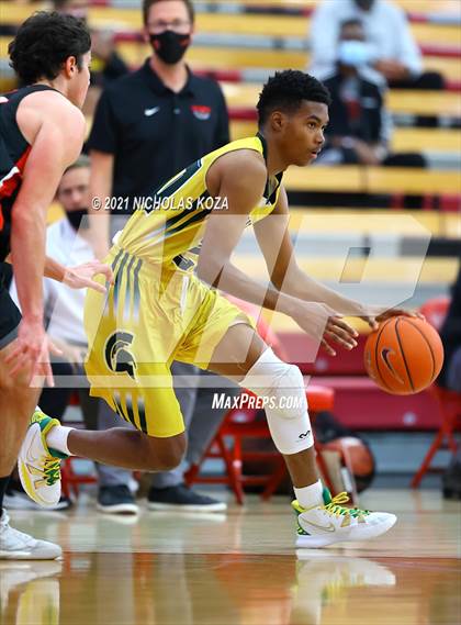 Thumbnail 2 in Damien vs. San Clemente (Mater Dei Extravaganza) photogallery.