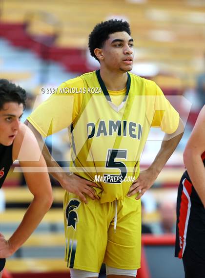Thumbnail 2 in Damien vs. San Clemente (Mater Dei Extravaganza) photogallery.
