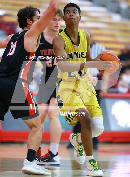 Thumbnail 3 in Damien vs. San Clemente (Mater Dei Extravaganza) photogallery.