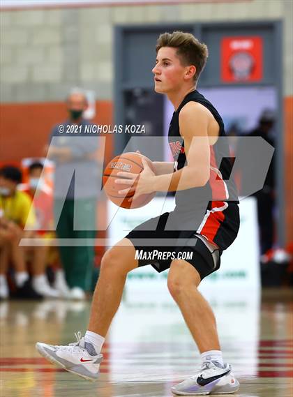 Thumbnail 3 in Damien vs. San Clemente (Mater Dei Extravaganza) photogallery.