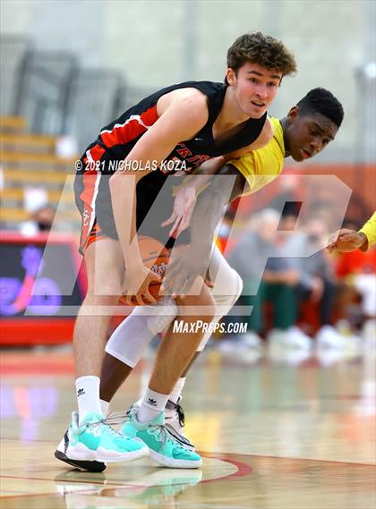 Thumbnail 2 in Damien vs. San Clemente (Mater Dei Extravaganza) photogallery.