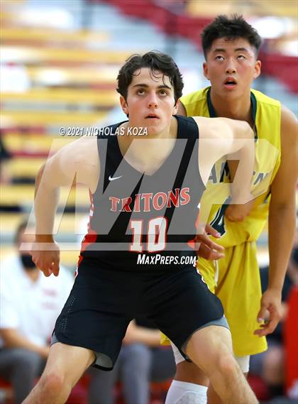 Thumbnail 1 in Damien vs. San Clemente (Mater Dei Extravaganza) photogallery.