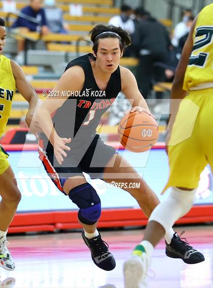 Thumbnail 1 in Damien vs. San Clemente (Mater Dei Extravaganza) photogallery.