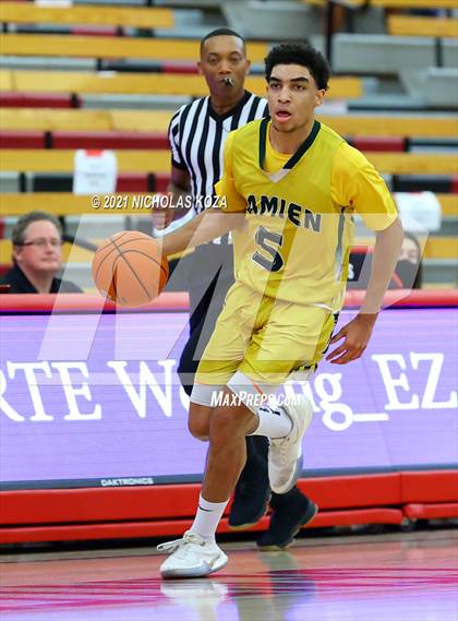 Thumbnail 2 in Damien vs. San Clemente (Mater Dei Extravaganza) photogallery.